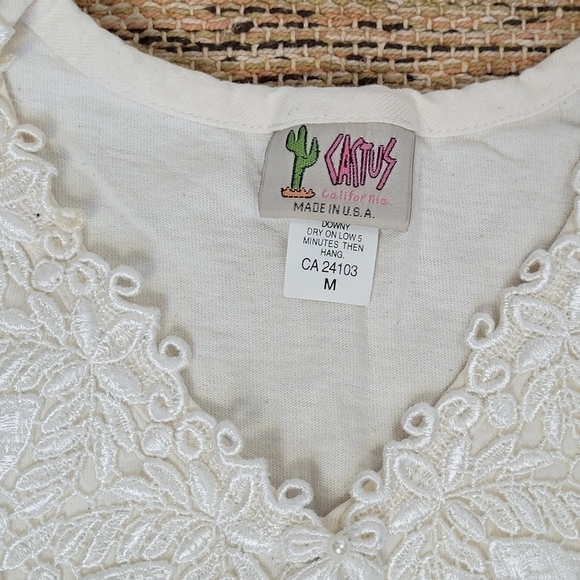 VINTAGE Lace and Shoulder Pad Shirt - Picture 8 of 9